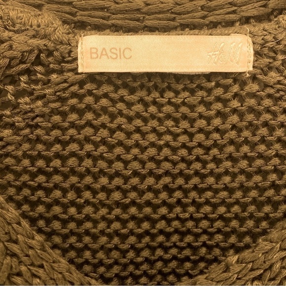 ARMY GREEN KNIT V-NECK H&M SWEATER - Picture 2 of 3